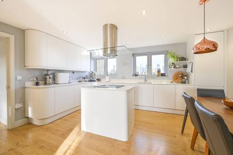 3 bedroom flat for sale, St. Davids Square, Docklands, London, E14