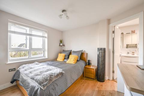 3 bedroom flat for sale, St. Davids Square, Docklands, London, E14