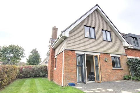 2 bedroom end of terrace house for sale, Kleinwort Close, Haywards Heath, RH16