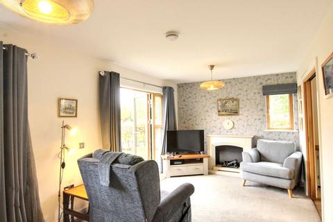 2 bedroom end of terrace house for sale, Kleinwort Close, Haywards Heath, RH16