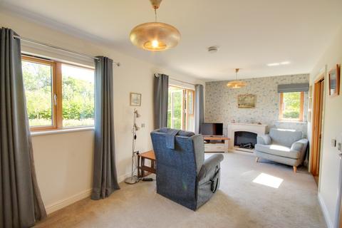 2 bedroom retirement property for sale, Kleinwort Close, Haywards Heath, RH16
