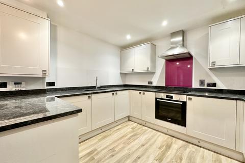 3 bedroom apartment for sale, Beaufoys Avenue, Ferndown BH22