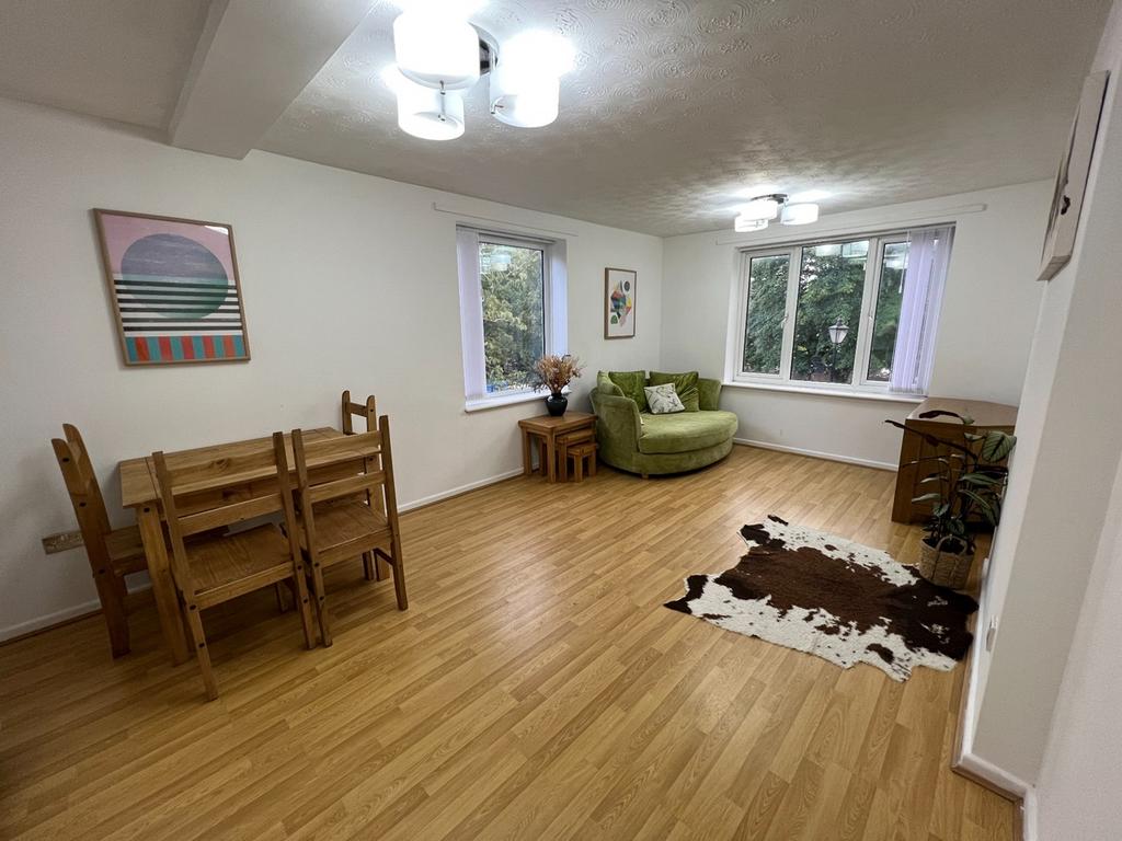 Apartment in Salford - View 3