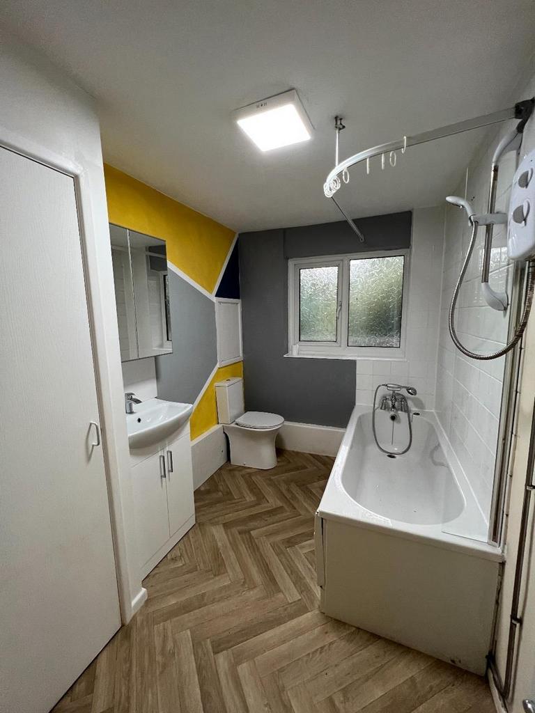 Apartment in Salford - More