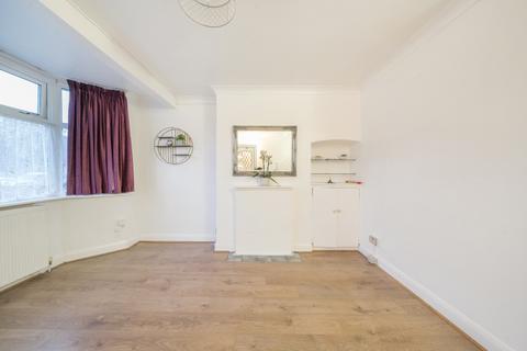 3 bedroom house to rent, Jevington Way Lee SE12