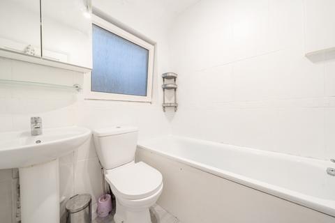 3 bedroom house to rent, Jevington Way Lee SE12