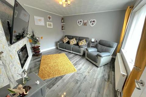 3 bedroom end of terrace house for sale, Burns Road, Wellingborough, Northamptonshire NN8