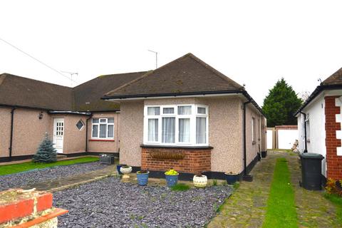 2 bedroom semi-detached bungalow for sale, Oaken Grange Drive, Southend-On-Sea