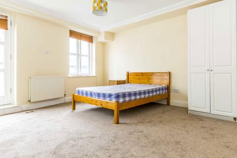 2 bedroom flat to rent, St. Mark Street, London E1