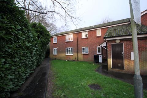 1 bedroom apartment to rent, Huxley Close, Uxbridge, UB8