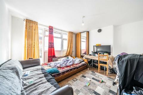 3 bedroom maisonette for sale, Maddams Street, London, E3