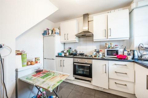 3 bedroom maisonette for sale, Maddams Street, London, E3