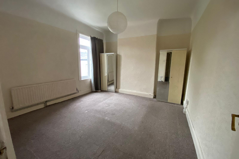 2 bedroom flat to rent, Russian Drive, Liverpool  L13