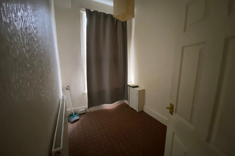 2 bedroom flat to rent, Russian Drive, Liverpool  L13