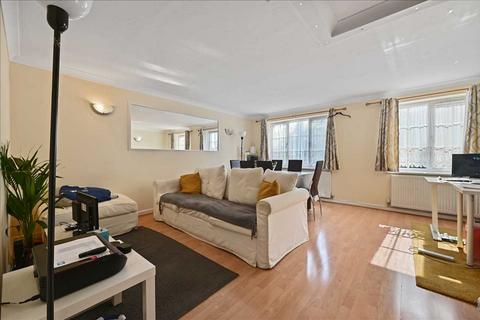 4 bedroom terraced house to rent, Spindlewood Gardens, South Croydon