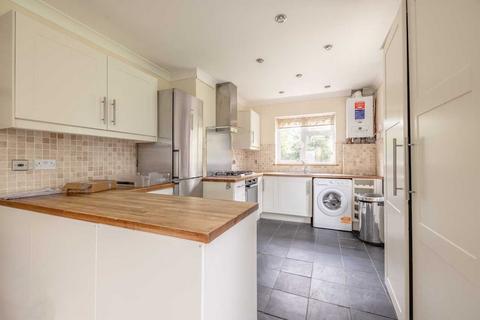 5 Elmcroft, Datchet, Slough, SL3 9DS