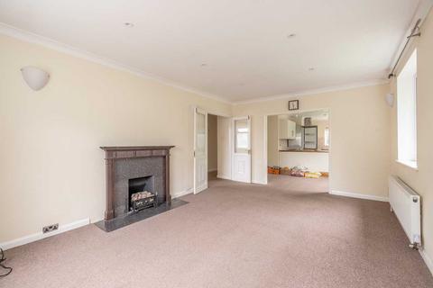 5 Elmcroft, Datchet, Slough, SL3 9DS