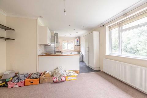 5 Elmcroft, Datchet, Slough, SL3 9DS
