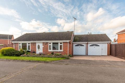 2 bedroom detached bungalow for sale, Longacre, Newbury RG14