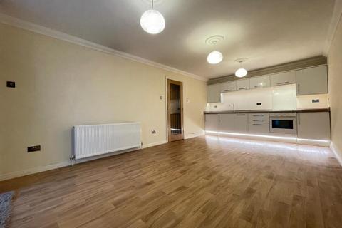 3 bedroom apartment to rent, Kingsmere, London Road, Brighton BN1