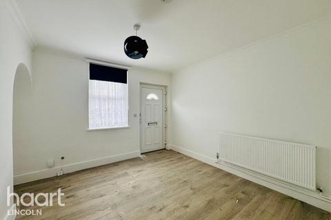 2 bedroom terraced house to rent, Thesiger Street, Lincoln