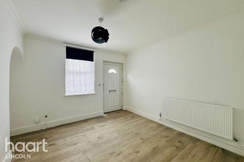 2 bedroom terraced house to rent, Thesiger Street, Lincoln