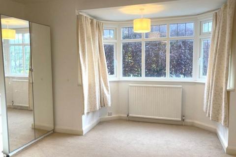 3 bedroom semi-detached house to rent, Willow Way, London N3