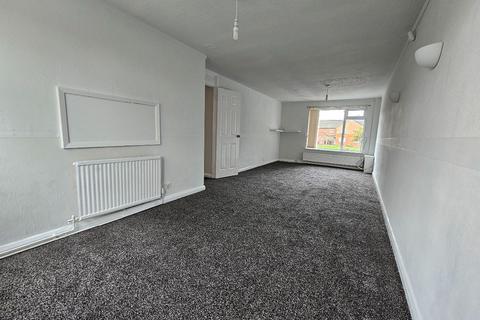 3 bedroom flat to rent, Aston Gardens, Farnworth, Bolton