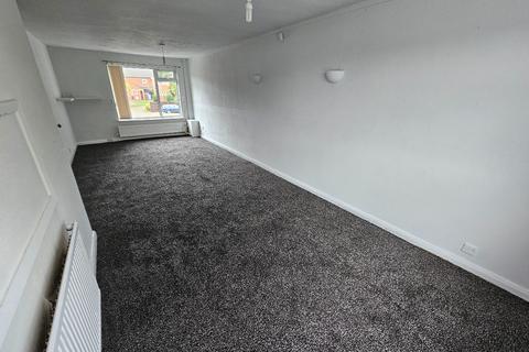 3 bedroom flat to rent, Aston Gardens, Farnworth, Bolton