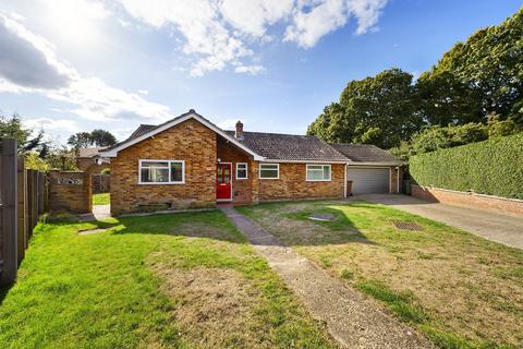 3 bedroom detached bungalow to rent, Monksgate, Thetford, IP24