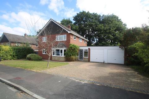 4 bedroom detached house to rent, Woodside Drive, Radbrook, Shrewsbury