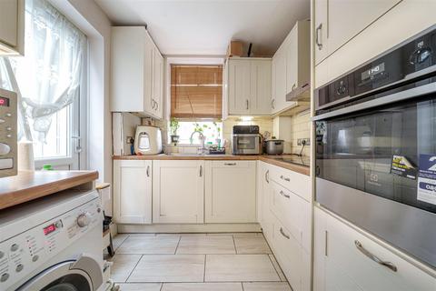 3 bedroom detached house for sale, Vivian Avenue, Wembley