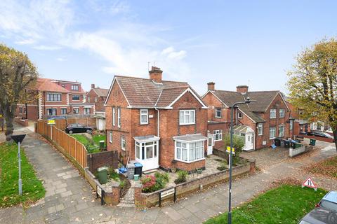 3 bedroom detached house for sale, Vivian Avenue, Wembley