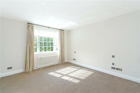 4 bedroom terraced house to rent, Holland Park Gardens, Kensington, Shepherd's Bush, London, W14