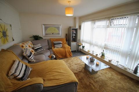 2 bedroom apartment for sale, Blackpool FY4