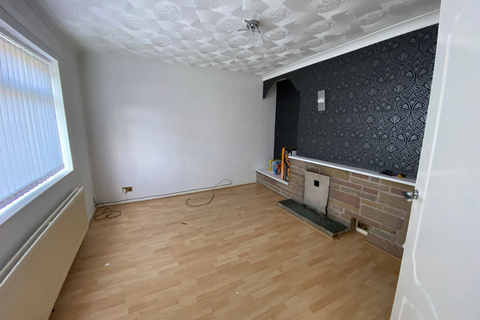 3 bedroom semi-detached house to rent, Dooley Drive, Bootle L30