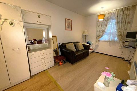 1 bedroom flat for sale, Gough Walk, Poplar, E14 6HR