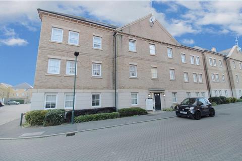 2 bedroom flat to rent, Rainbow Road, Erith