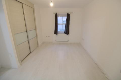 2 bedroom flat to rent, Rainbow Road, Erith