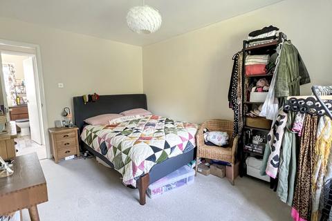 27 Arn View, Warminster, BA12 8TN