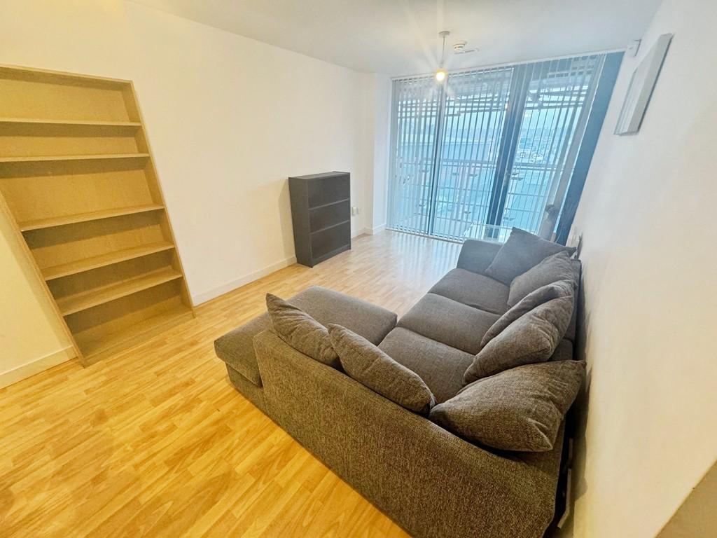 Apartment in Leeds, West Yorkshire - View 3