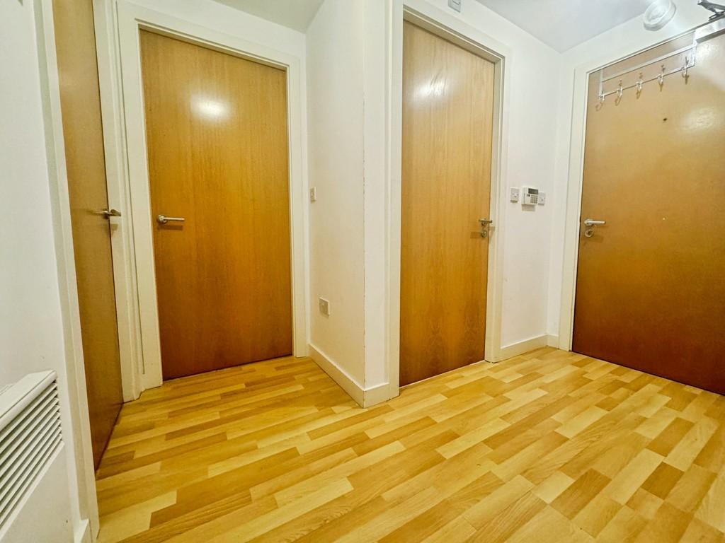 Apartment in Leeds, West Yorkshire - More