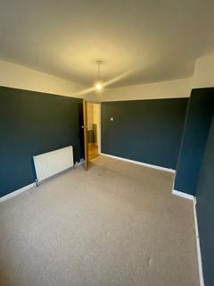 3 bedroom end of terrace house to rent, Yardley Wood Road, Birmingham B13