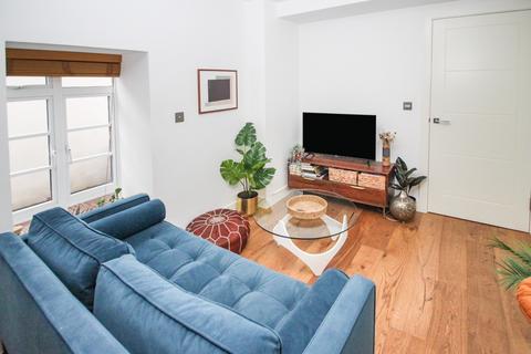 1 bedroom flat to rent, Robart House, 1 Lemna Road, Leytonstone, London, E11 1FF