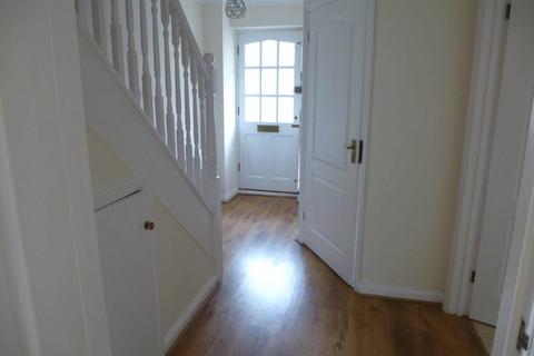 3 bedroom house to rent, Artillery Mews, Tilehurst Road