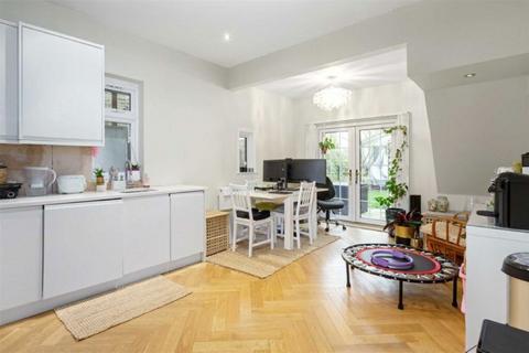 2 bedroom flat to rent, Valetta Road, London W3