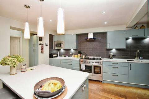 10 Baileys Croft, Keighley, BD20 6BT