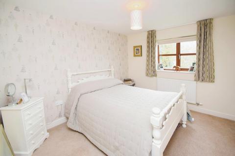 10 Baileys Croft, Keighley, BD20 6BT