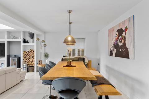 57a Longdown Lane North, Epsom, KT17 3JB