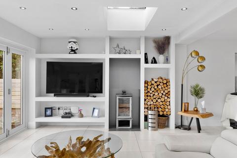 57a Longdown Lane North, Epsom, KT17 3JB